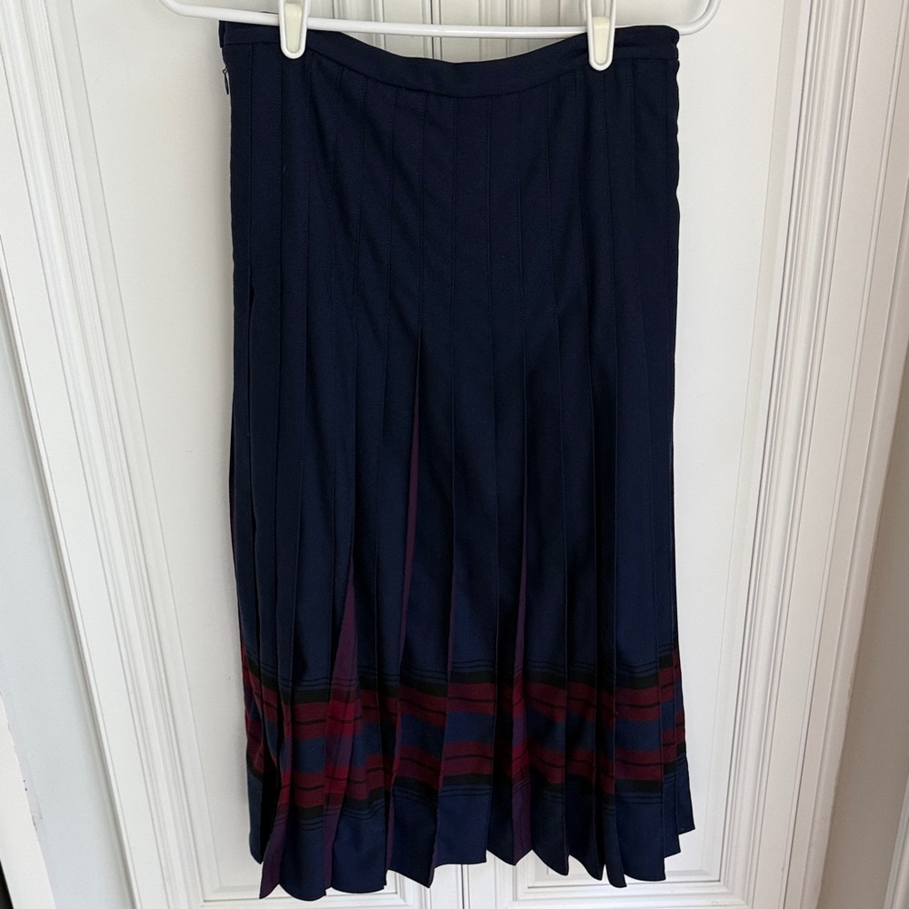 Brooks Brothers Navy and Red A-Line Skirt - Picture 4 of 11